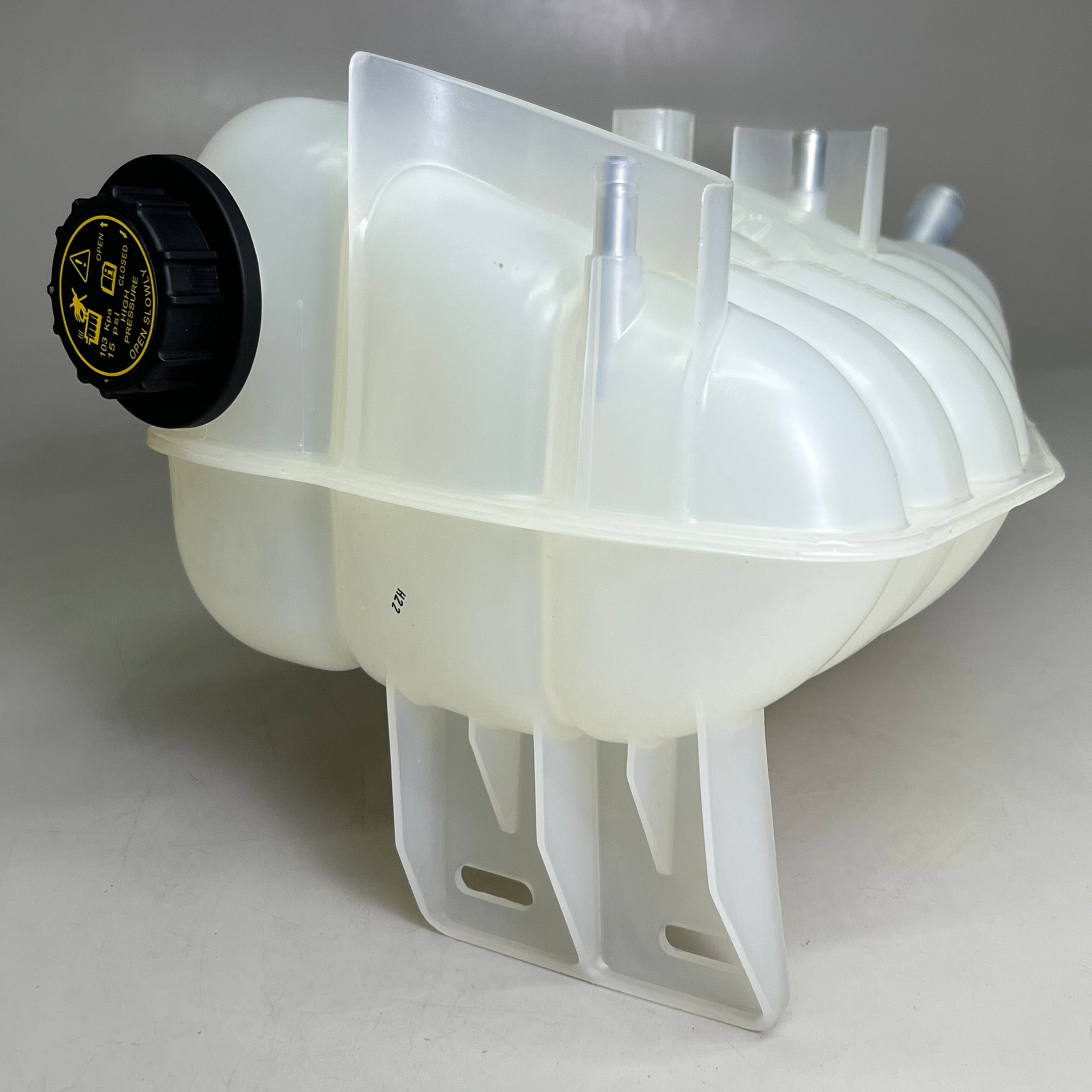 FLEETRITE Engine Coolant Reservoir Tank 16”Hx9”W White FLTOT2591620