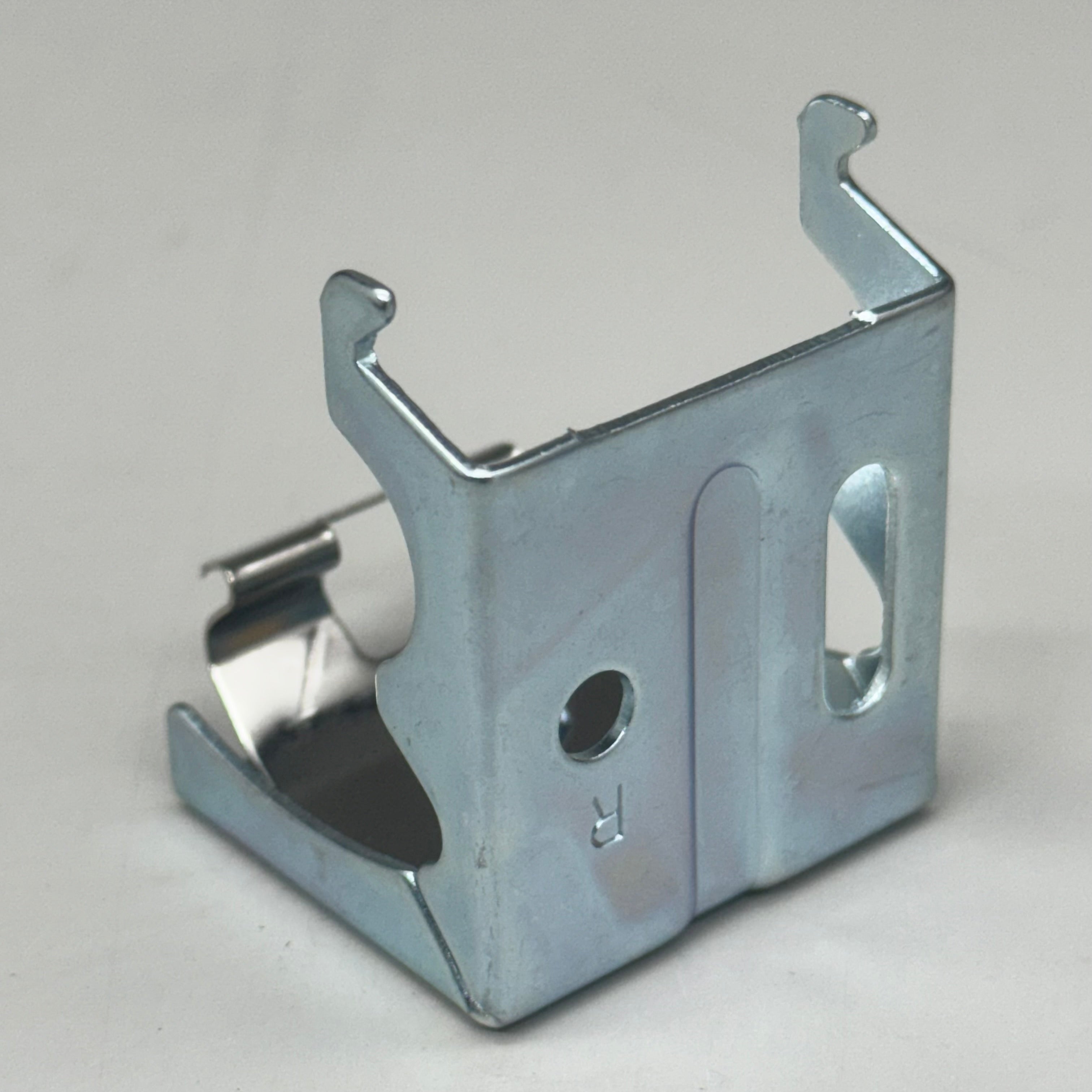 VBP360R (500 Pcs) Blind Installation Metal Bracket 1”x1”
