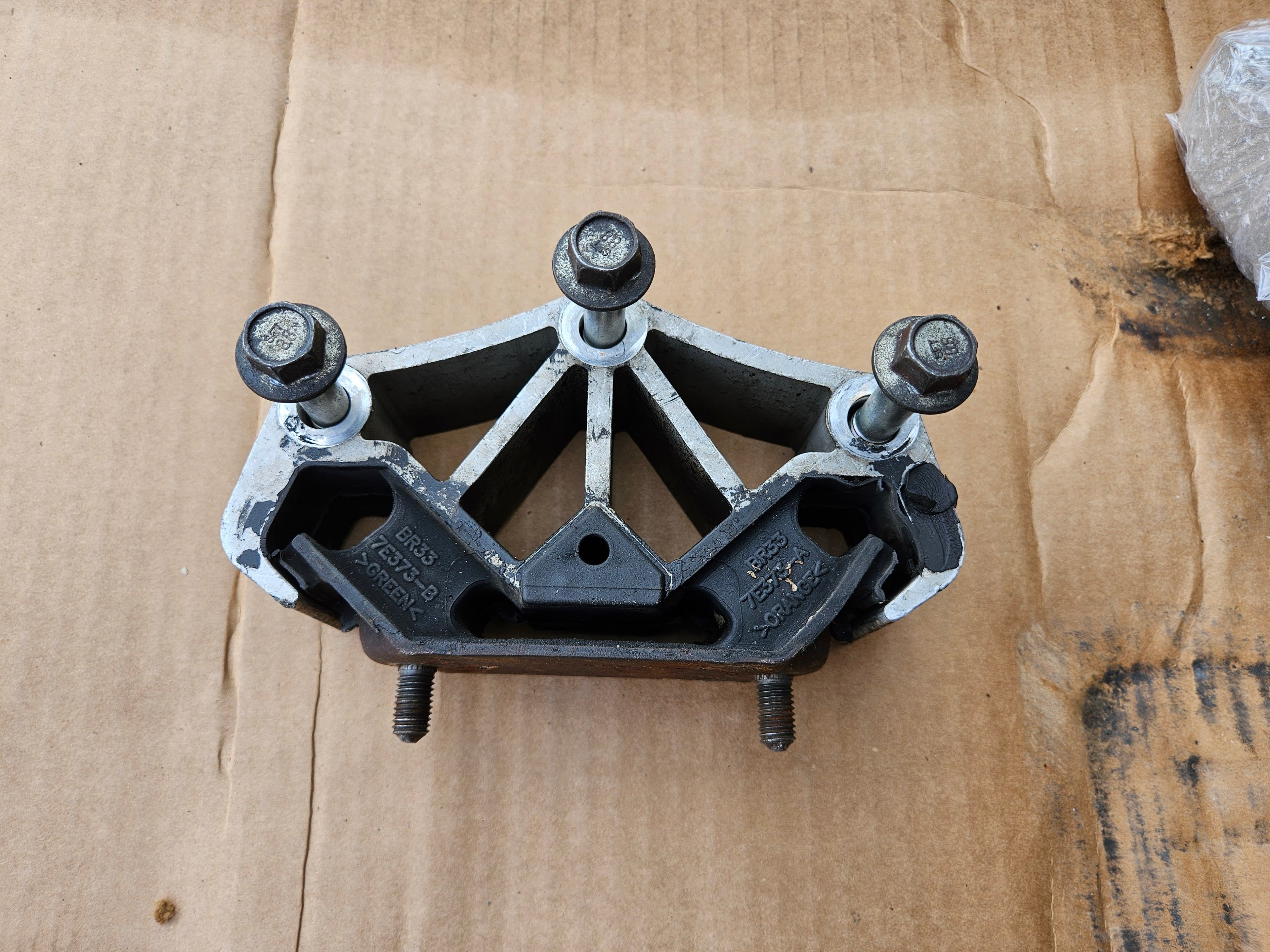 6R80/10R80 OEM Transmission Mount with Bolts *USED*