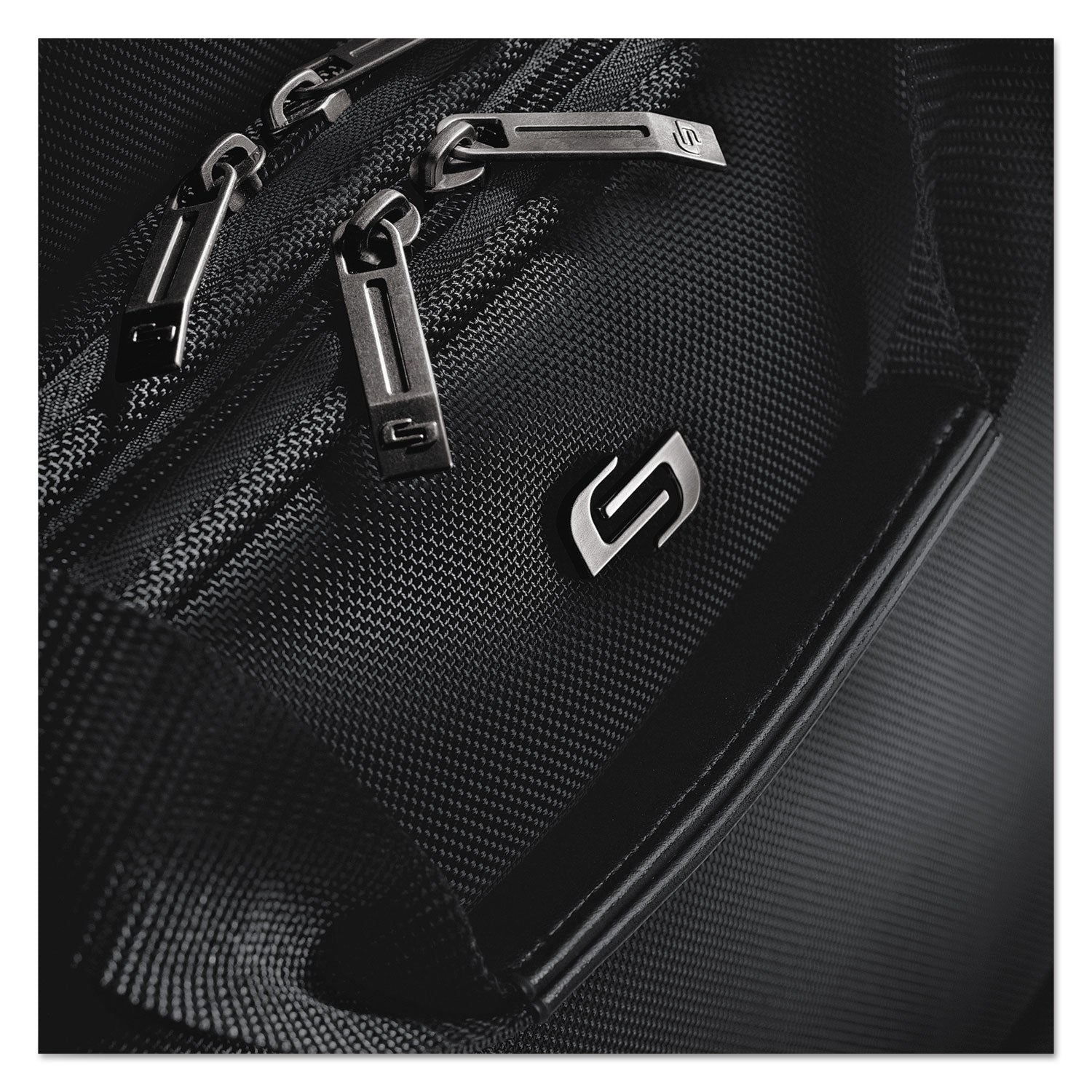 Solo Classic Rolling Case, Fits Devices Up to 17.3", Polyester, 17.5 x 9 x 14, Black