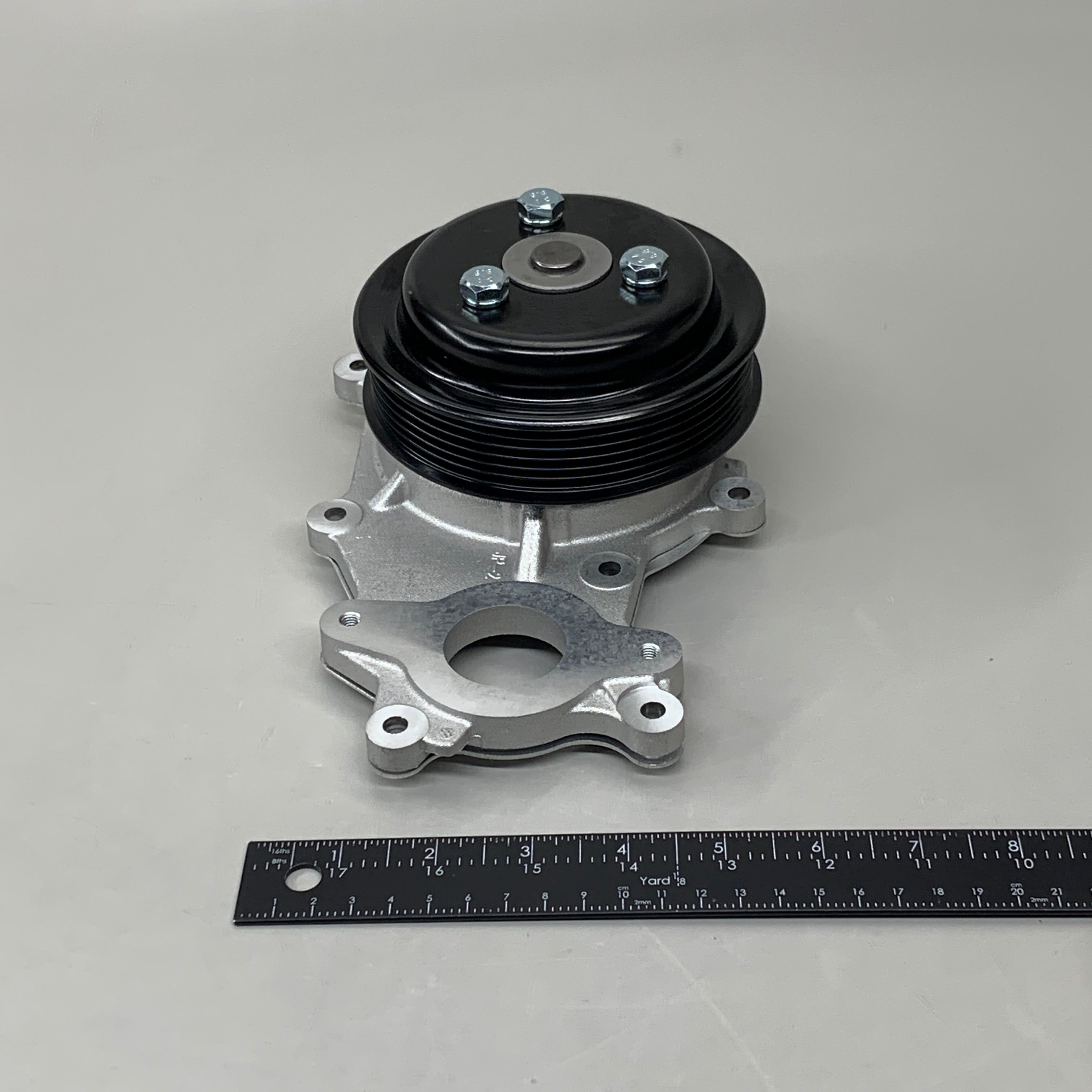 GMB Engine Water Pump for Mobility/Ford Vehicles 194197 125-3285