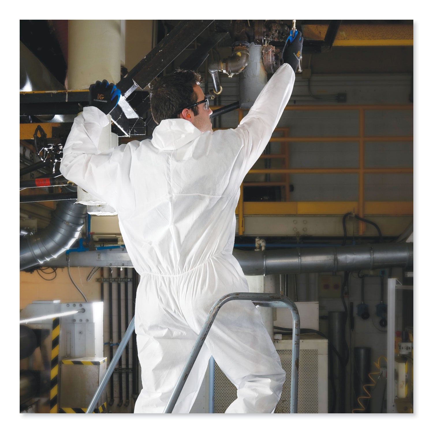 KleenGuard A20 Breathable Particle Protection Coveralls, Zip Closure, 3X-Large, White