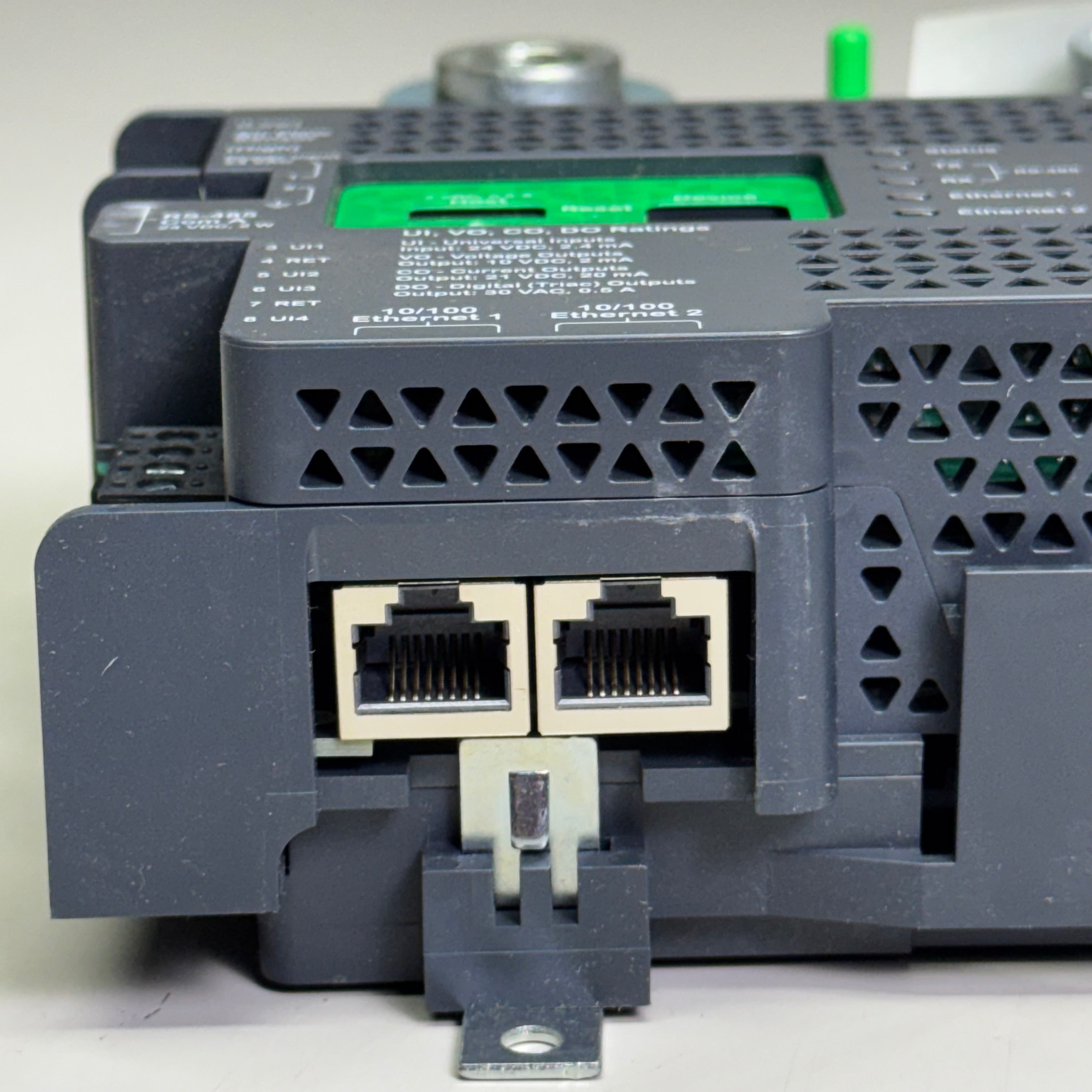 SCHNEIDER ELECTRIC SmartX IP Controller Sz 7” L x 6” W x 2.5” H SXWMPV7AX10001