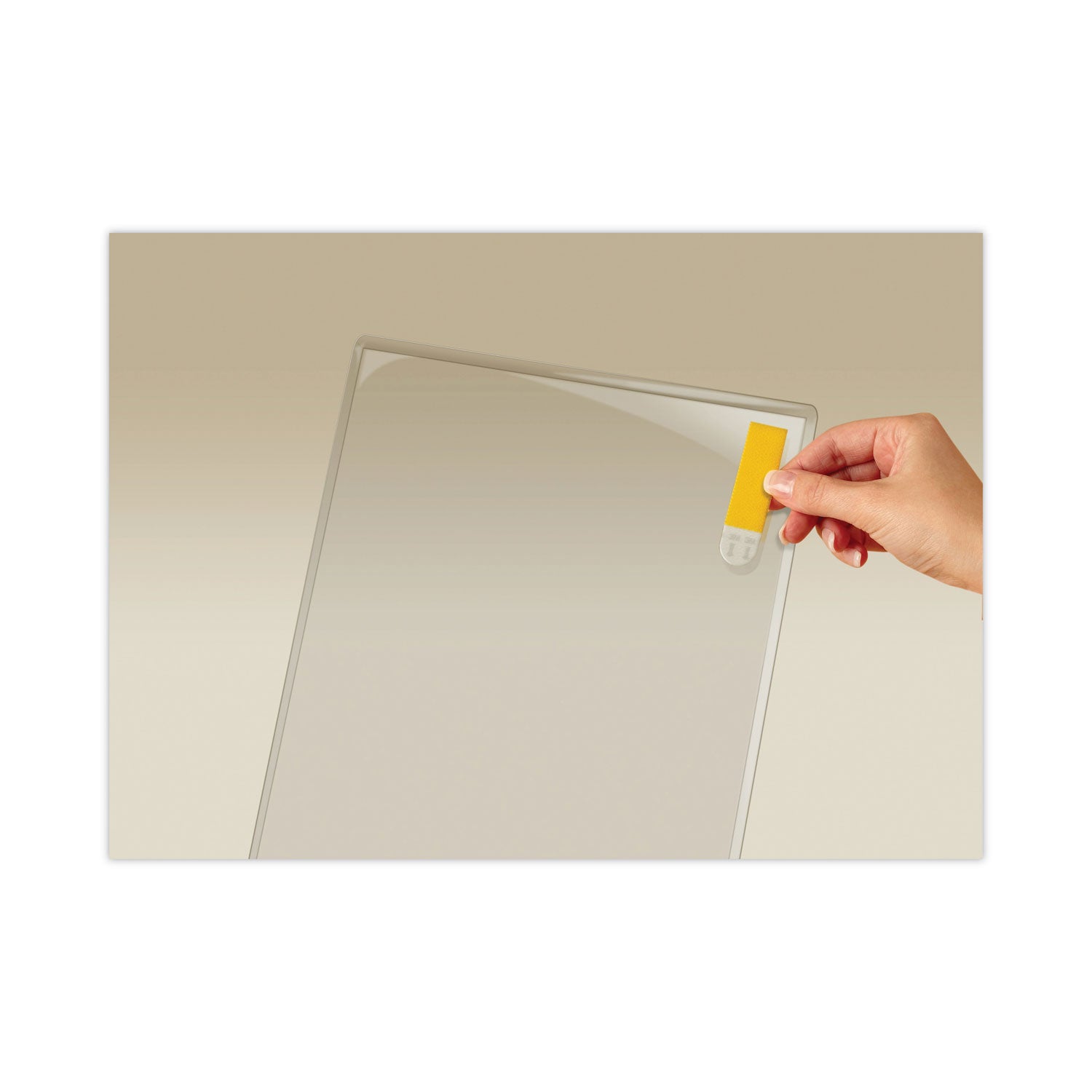 Scotch Display Pocket, Removable Interlocking Fasteners, Plastic, 8.5 x 11, Clear