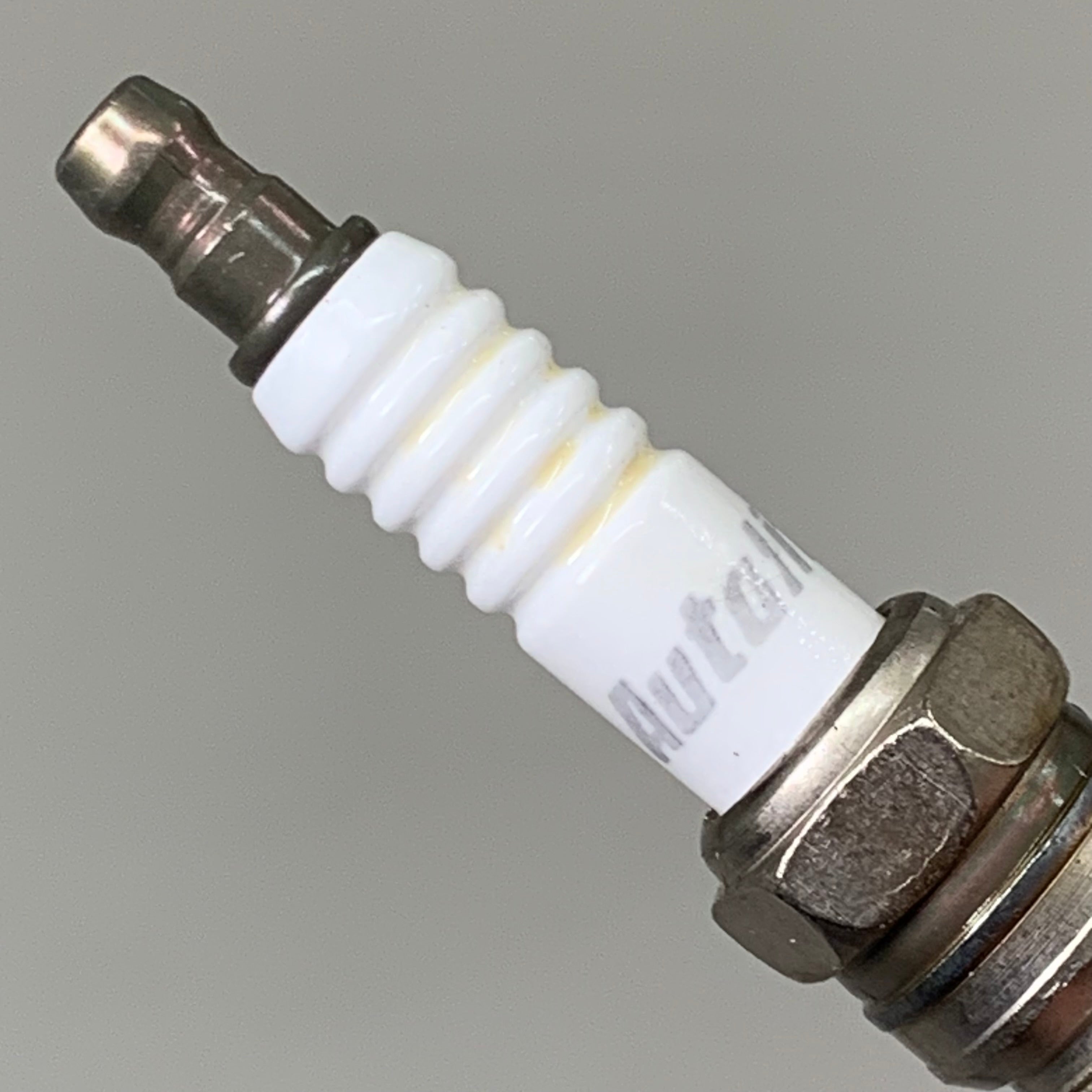 AUTOLITE (4 PACK) Platinum Iridium XP Spark Plug Fine Wire 14mm Thread Dia XP6083