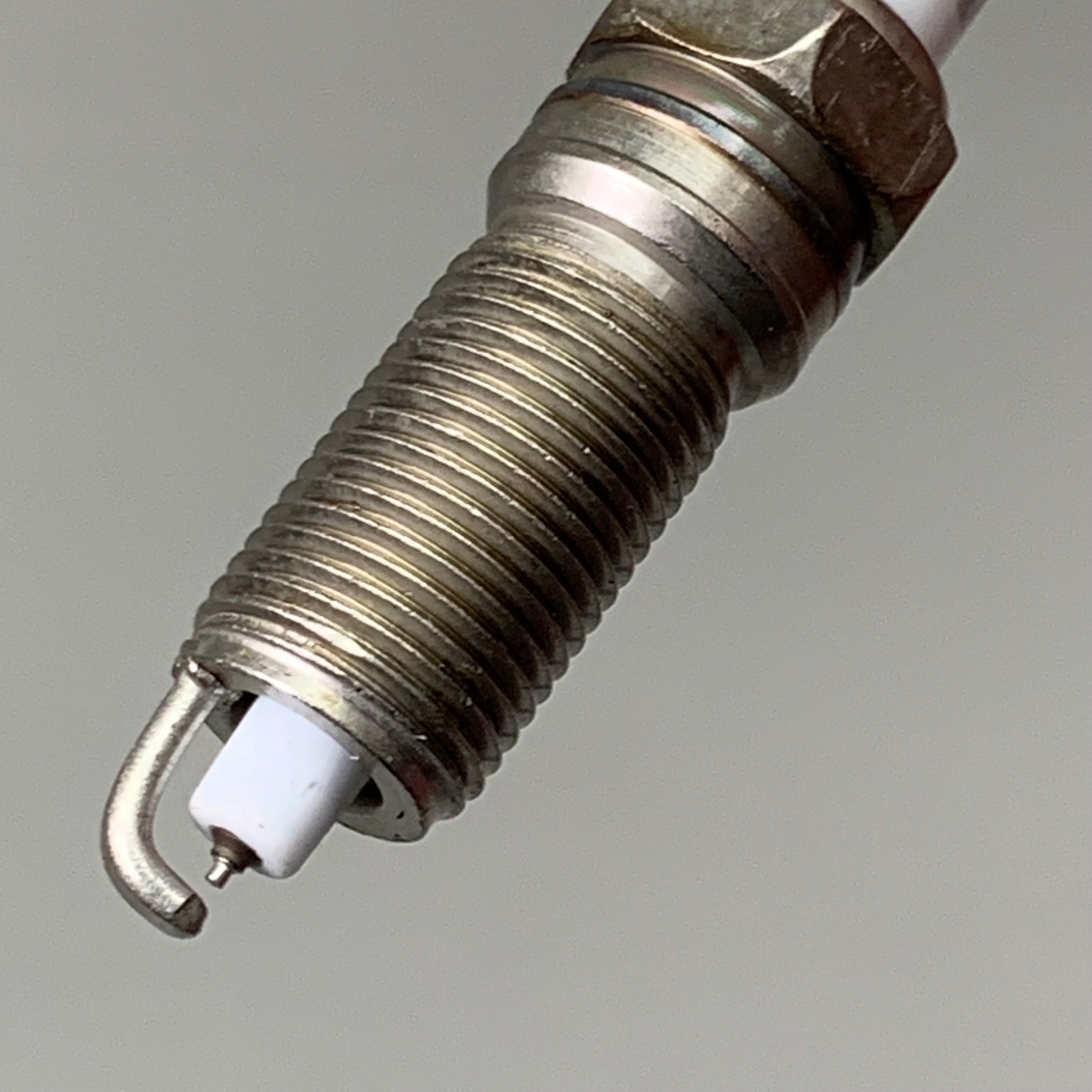 AUTOLITE (4 PACK) Platinum Iridium XP Spark Plug Fine Wire 14mm Thread Dia XP6083