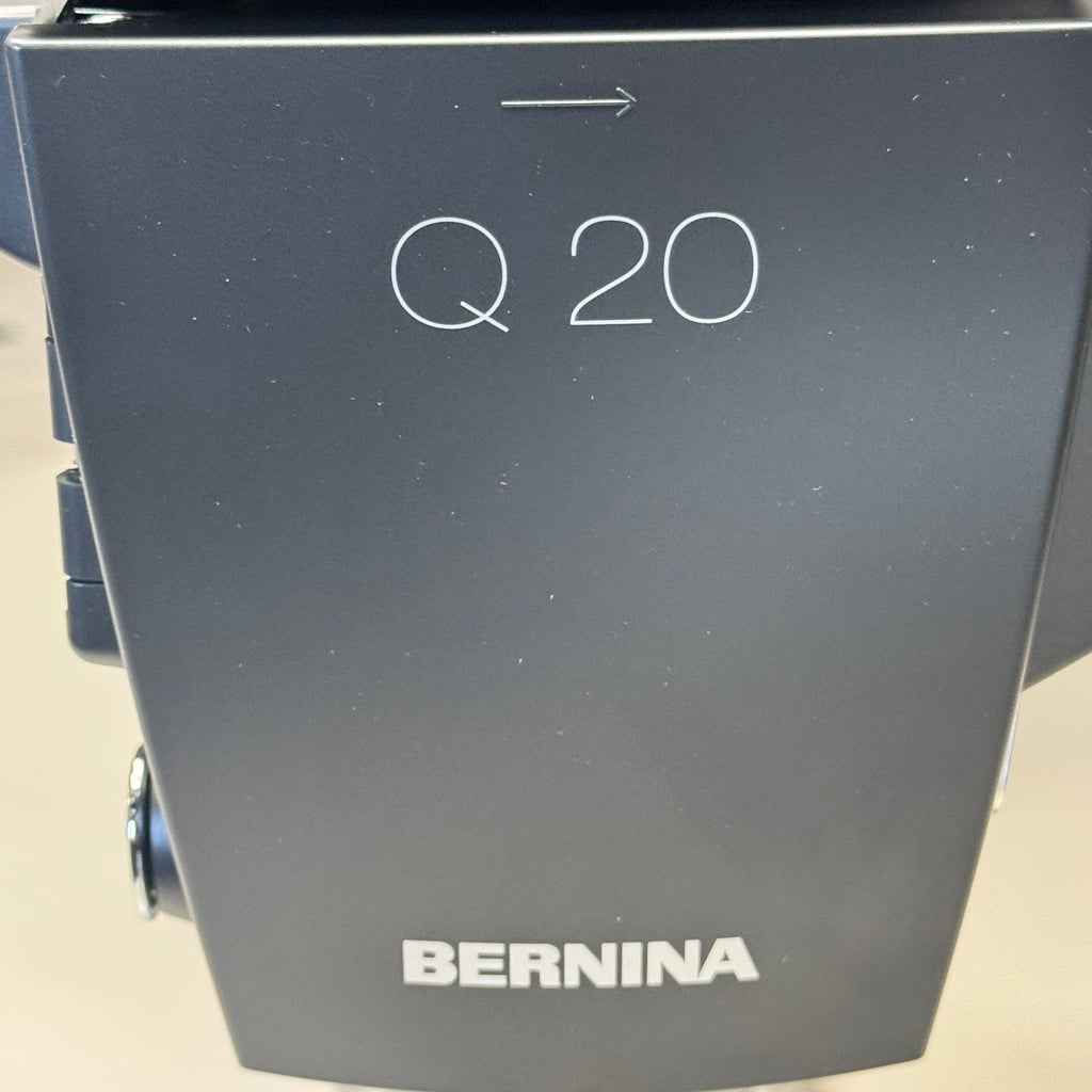 BERNINA Q20 Longarm Quilting Machine w/ Accessories - Sewing Equipment
