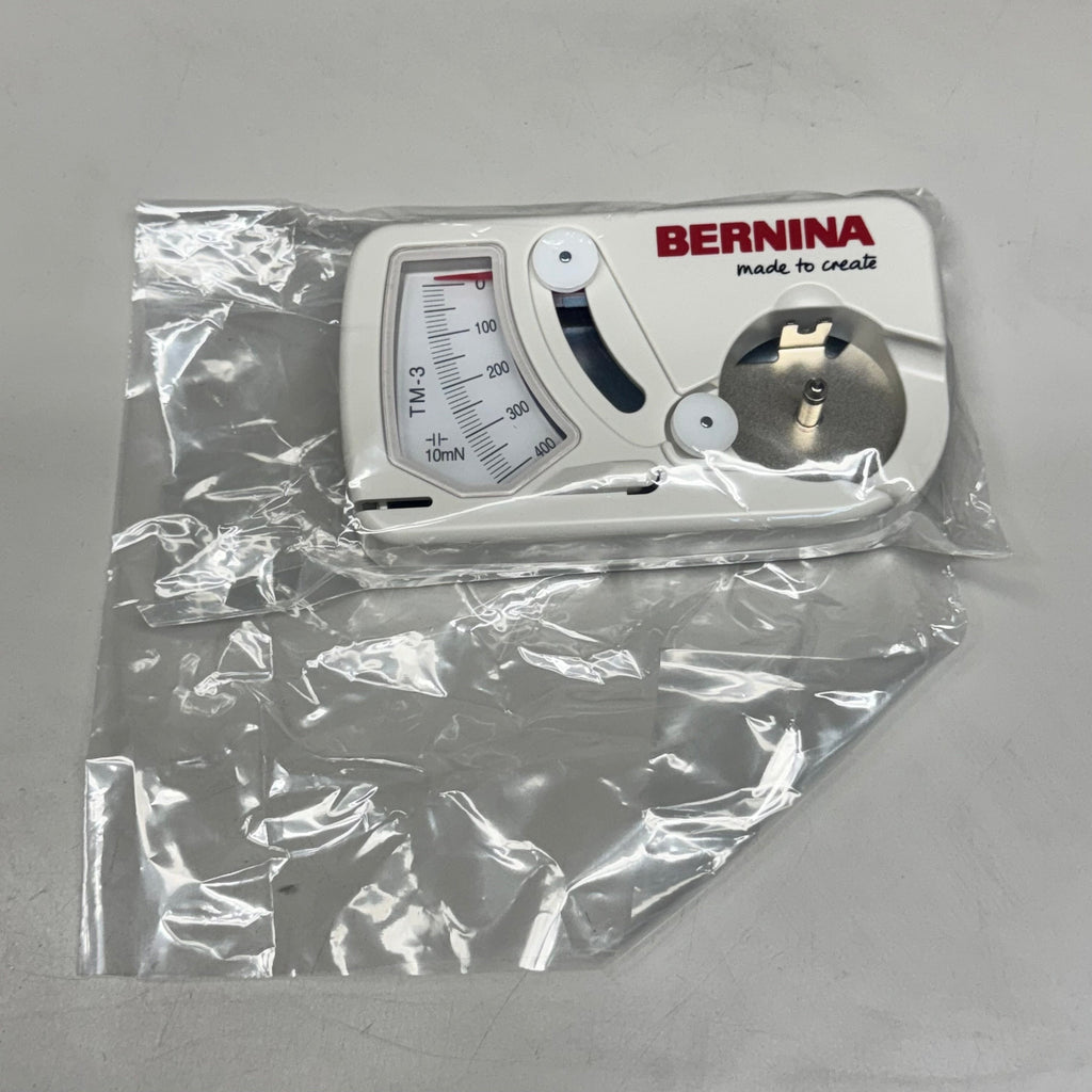 BERNINA Q20 Longarm Quilting Machine w/ Accessories - Sewing Equipment