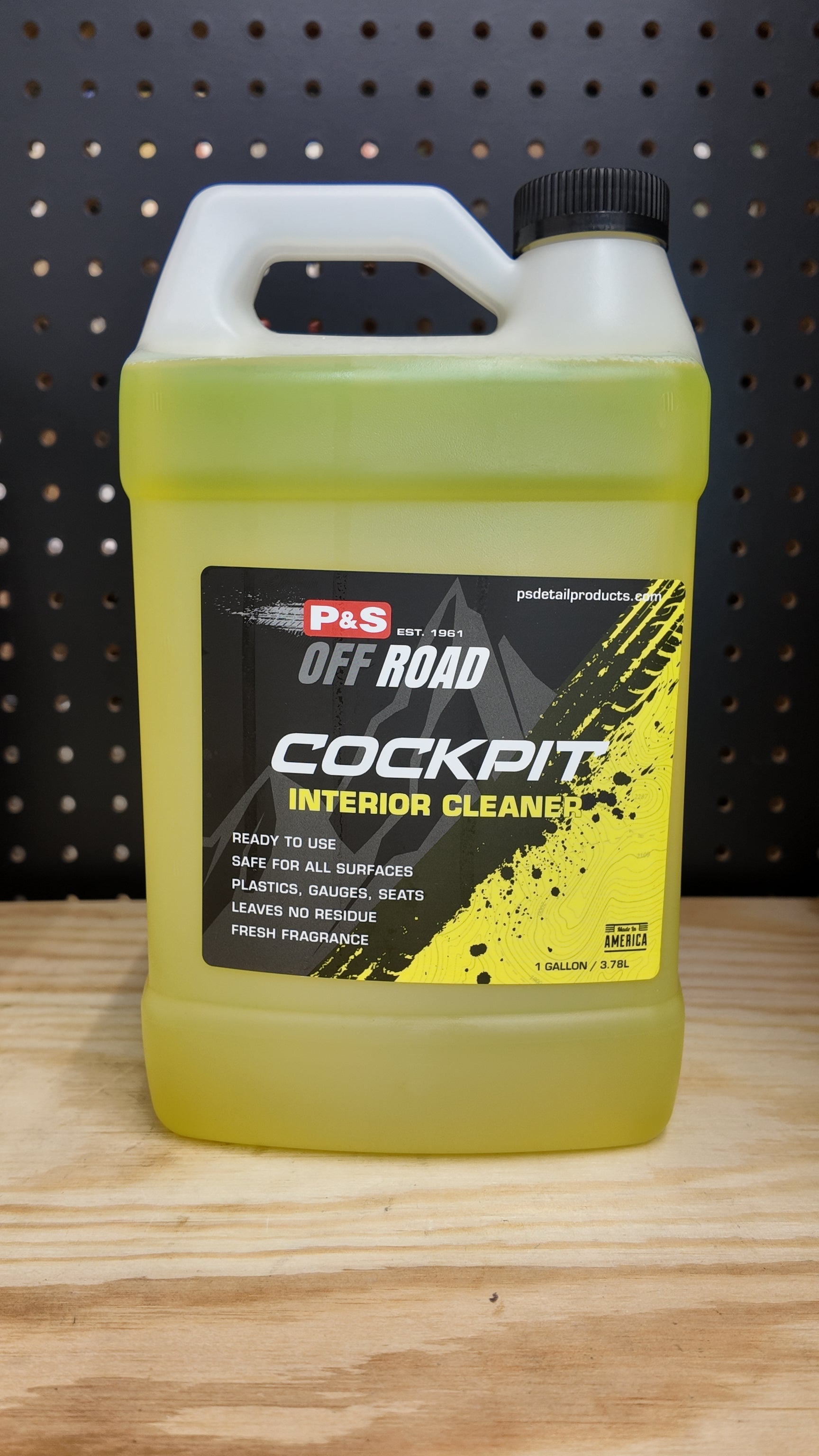 P&S Cockpit Interior Cleaner 1G