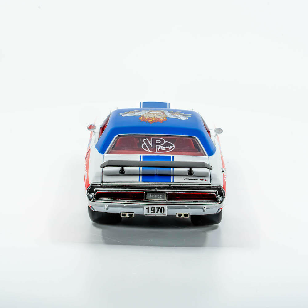 VP Racing 1970 Dodge Challenger Diecast— R/T HEMI 1:24 Scale
