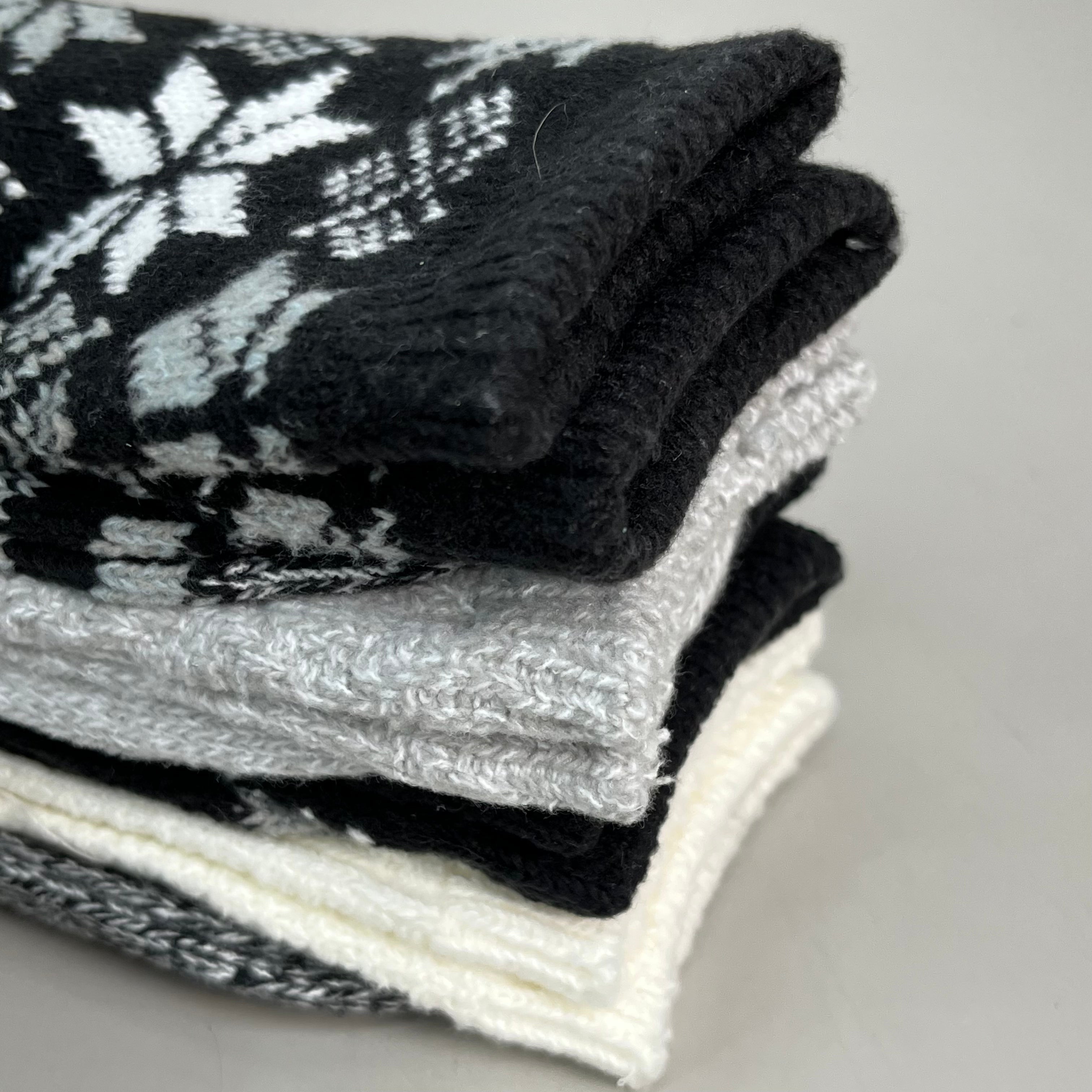 CUDDLE DUDS Soft Boot Crew Socks Plushfill 4 Pair Sz 4-10 Black Check (New)