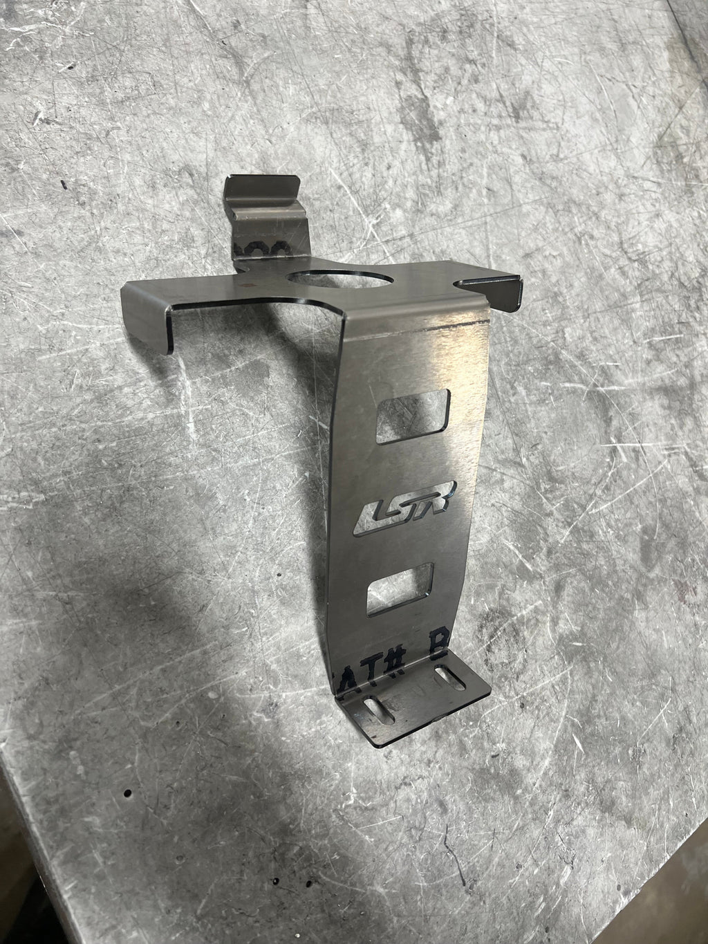 CAN-AM MAVERICK R BATTERY HOLD DOWN