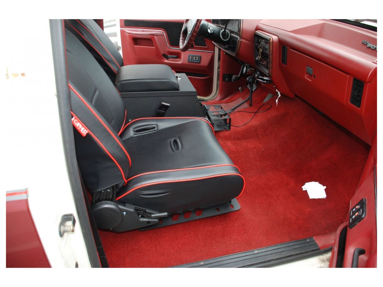 Planted Technology Seat Bracket, Ford Bronco (1987-1991) - Passenger *Discontinued