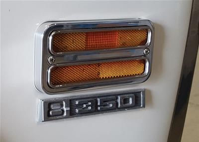 LIGHT BEZEL