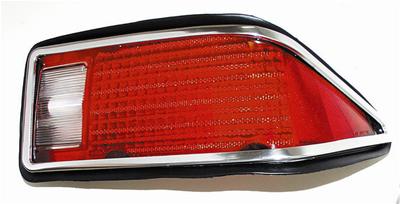 RH TAIL LIGHT ASSY