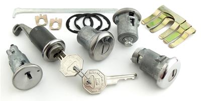LOCK SET WITH ORIGINAL GM KEYS